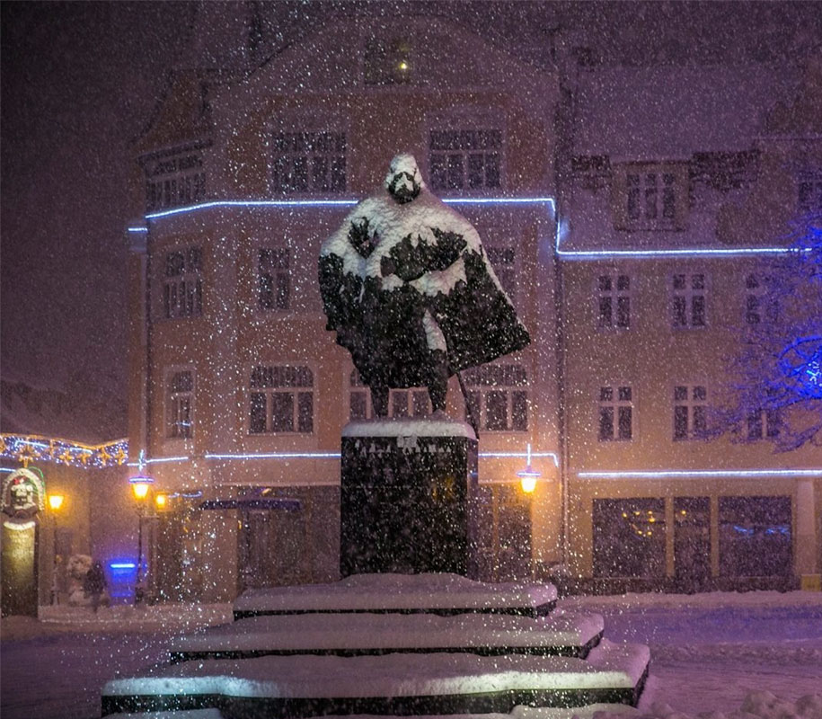 darth-vader-statue-jakub-weiher-wejherowo-poland-1