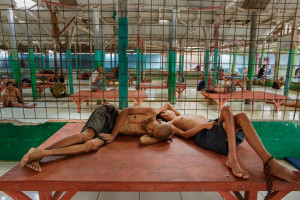 Shocking Photos Of Indonesia's Mentally Ill Patients Show People