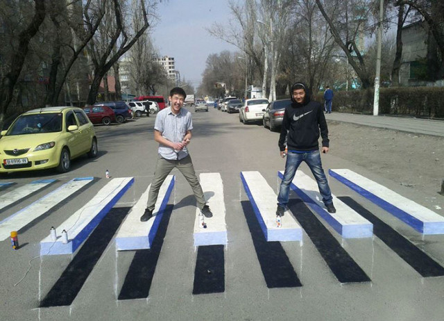 India Will Use 3D Paintings As Speed Breakers DeMilked india-will-use-3d-paintings-as-speed-breakers-demilked