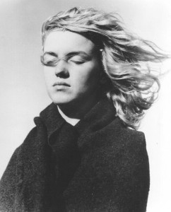 20-Year-Old Marilyn Monroe Photographs On Malibu Beach In 1946 | DeMilked