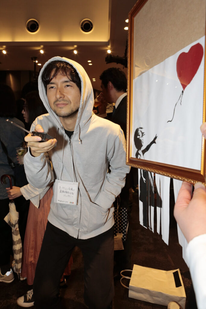 Every Year Adults In Japan Dress Up In Incredibly Relatable Costumes For The Jimi Halloween