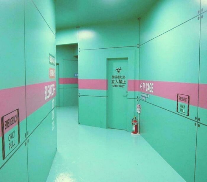 30 Photos Of Liminal Spaces That Might Make You Feel A Little Uneasy 