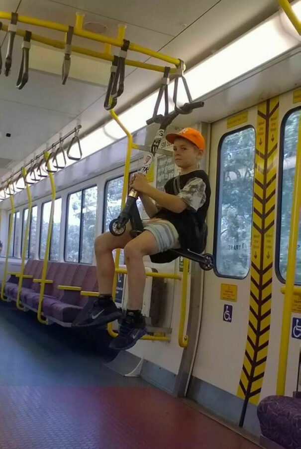 30 Funny And Strange Things Spotted On The Subway | DeMilked