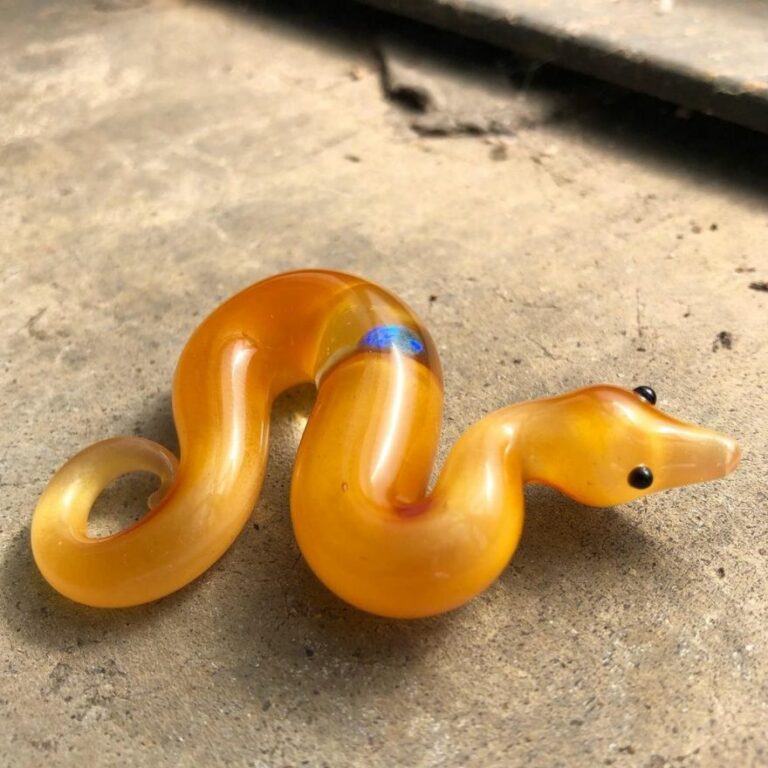 10 MindBlowing GlassBlown Snakes By Ryan Eicher DeMilked