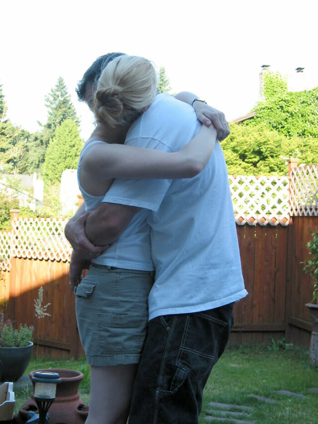 20 Totally Awkward Tales From This Reddit Thread | DeMilked