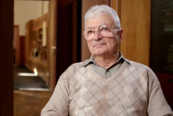 20 Famous People From History That Are Still Alive | DeMilked