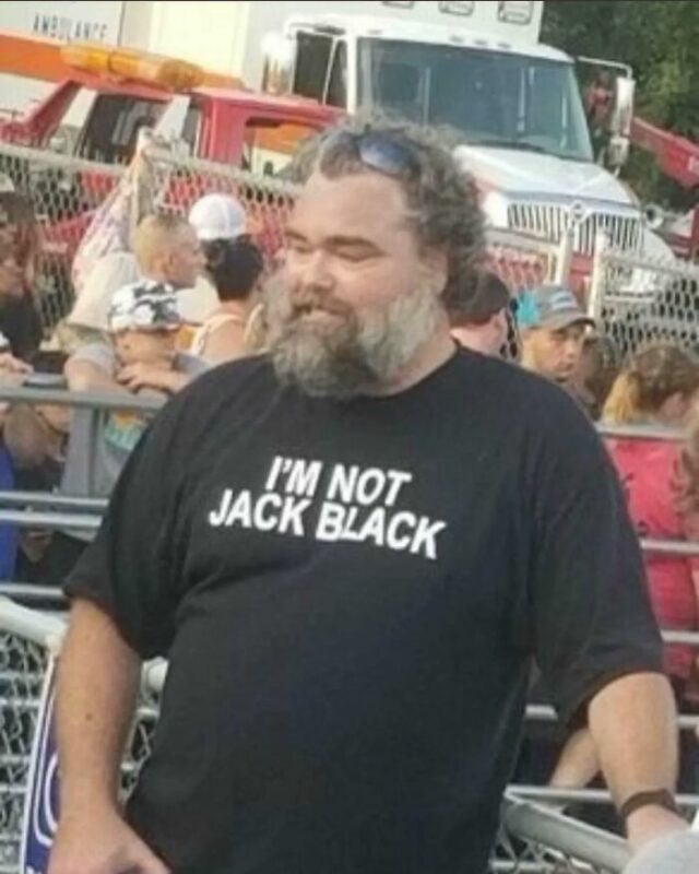 20 Funny, Weird, And Cursed Shirts Spotted In Public DeMilked
