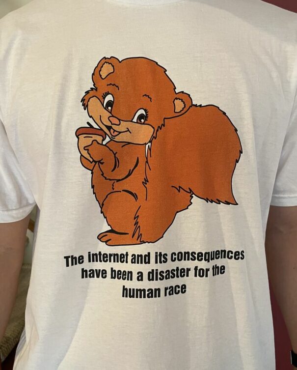 20 Funny, Weird, And Cursed Shirts Spotted In Public DeMilked