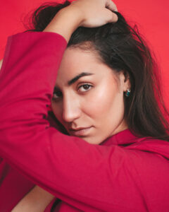 30 Non-Sexual Womanly Traits That Men Find Attractive | DeMilked