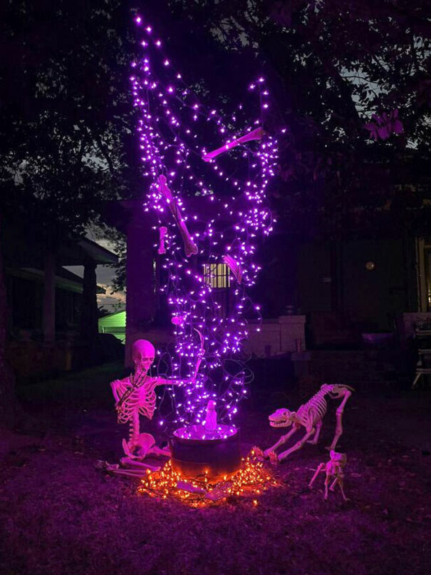 35 Of The Most Creative Halloween House Decorations Ever DeMilked