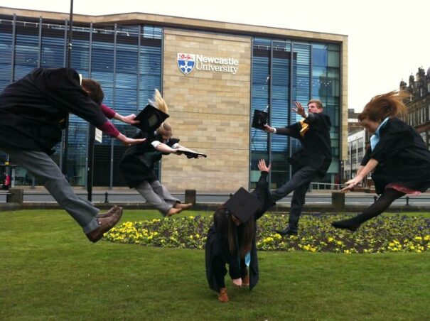 40 Unique Graduation Photos From Students With A Sense Of Humour | DeMilked