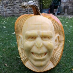40 Impressive Displays Of Pumpkin Carving Skills | DeMilked