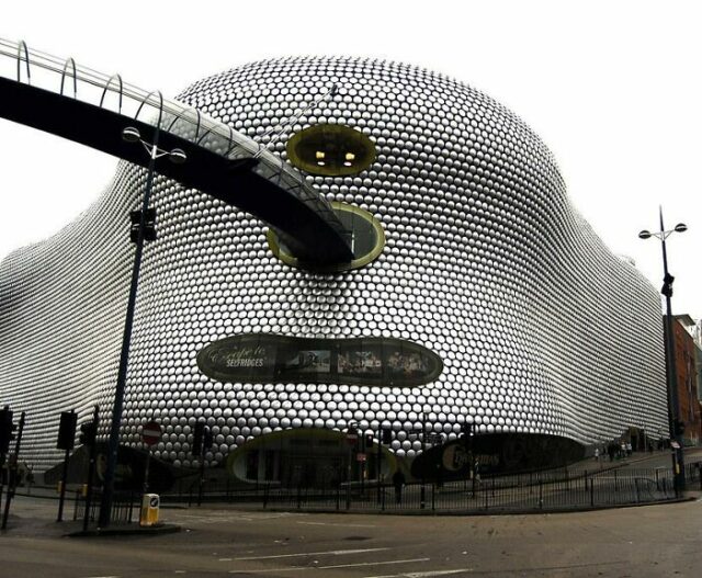 25 Of The Worst Building Designs By Architects | DeMilked