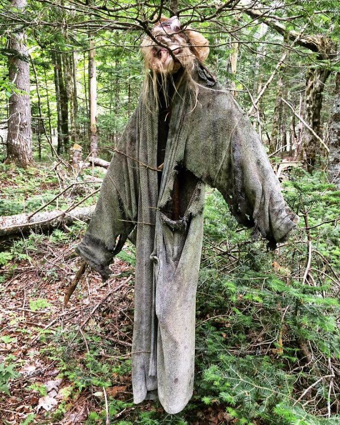 40 Times People Stumbled Upon Seriously Creepy Things In The Woods 