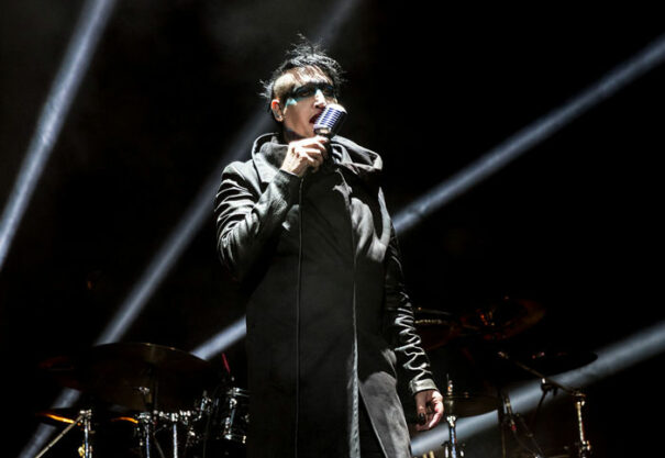 25 Of The Worst Concerts People Have Been To | DeMilked